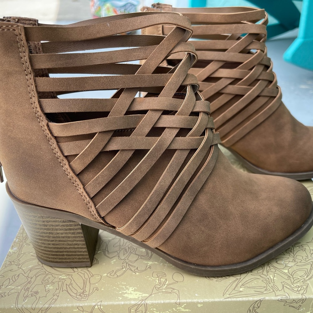American Rag Boots~Size 8.5~Worn a Few Times